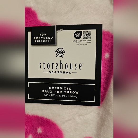 🔥👻 Viral Storehouse Hot Pink Ghost Throw Blanket NWT -Qty 2 AVAILABLE!! - Picture 2 of 6